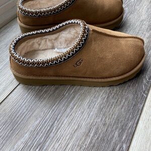 Women’s UGG Tasman Brown Suede Slippers Clogs New Without Box